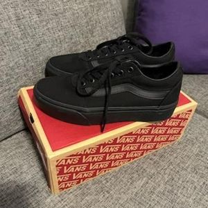 Brand New Vans Ward Platform, women Size 7.5, Black
